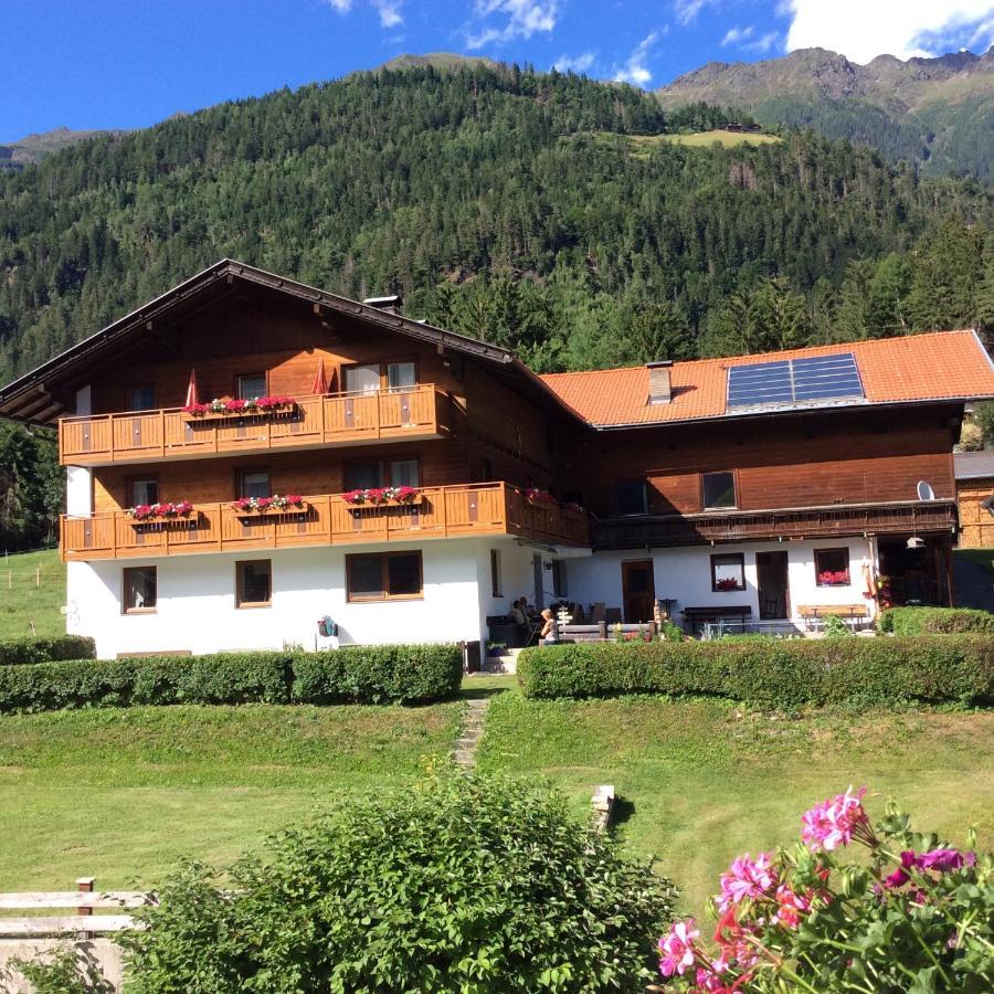 Haus Eder Burgi Hotel Nikolsdorf ภายนอก รูปภาพ