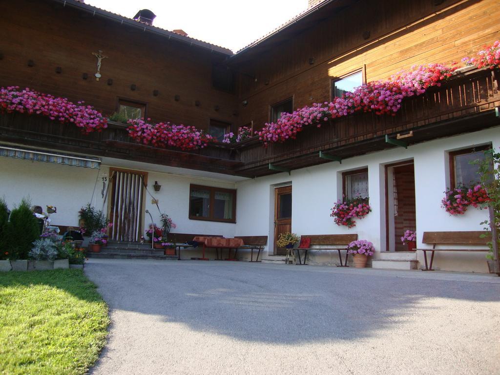 Haus Eder Burgi Hotel Nikolsdorf ภายนอก รูปภาพ